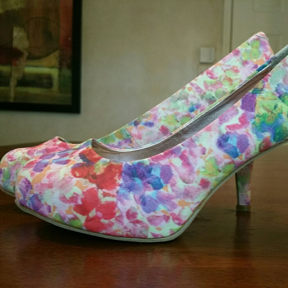 Madden Girl Women's Getta Pump (purple multi)