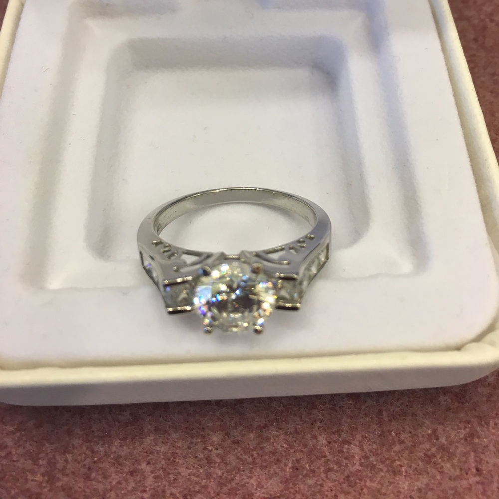 925 Sterling Silver/Brilliant CZ Ring