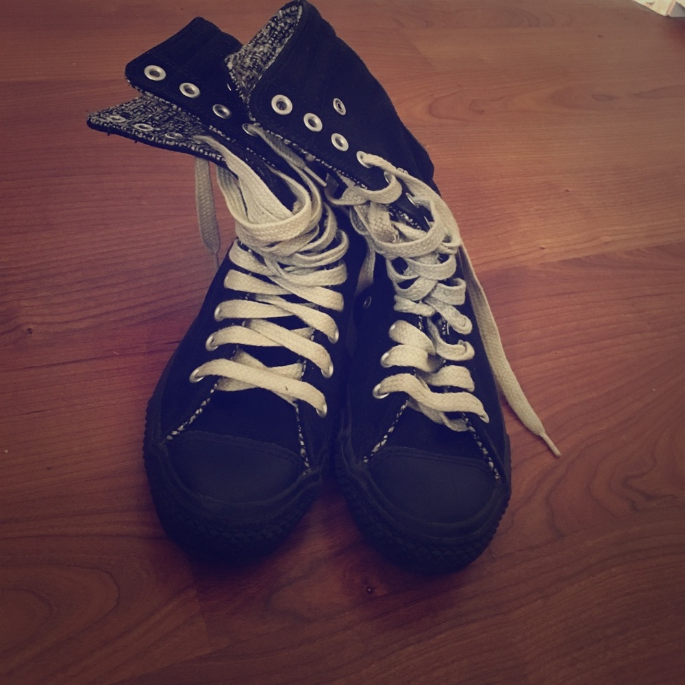 Foldable Extra high top Chuck Taylors.