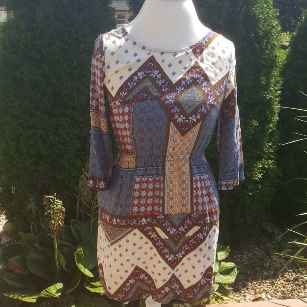 Three quarter sleeve dress