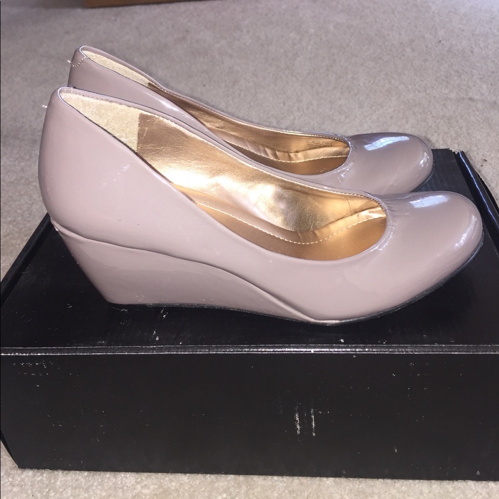 Patent wedge heels