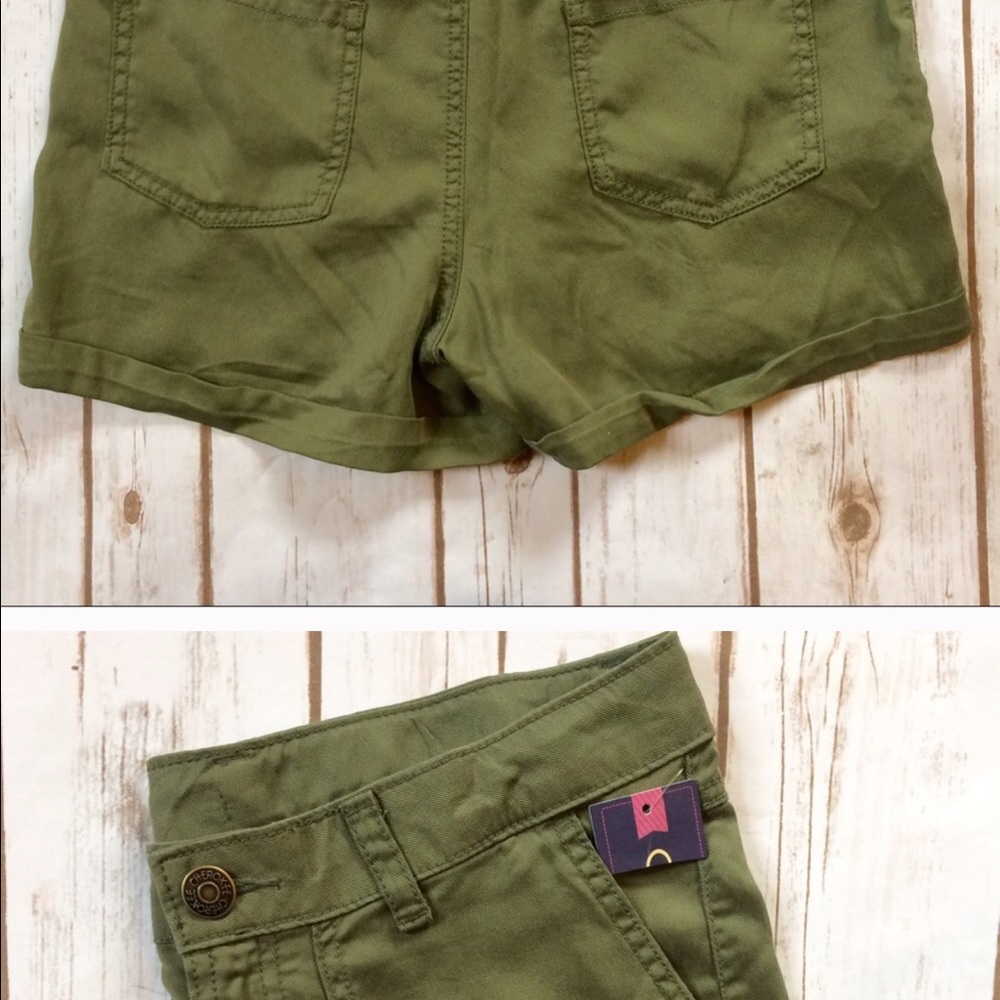 Army green Cargo shorts