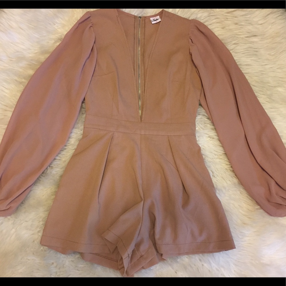Selfie Leslie romper