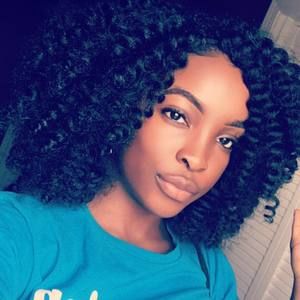 Meet your Posher, Hannah