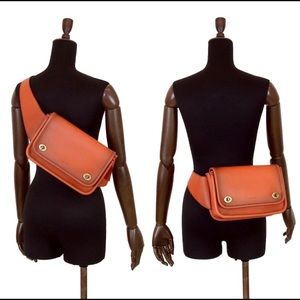 Vintage coach body bag in the legacy leather!