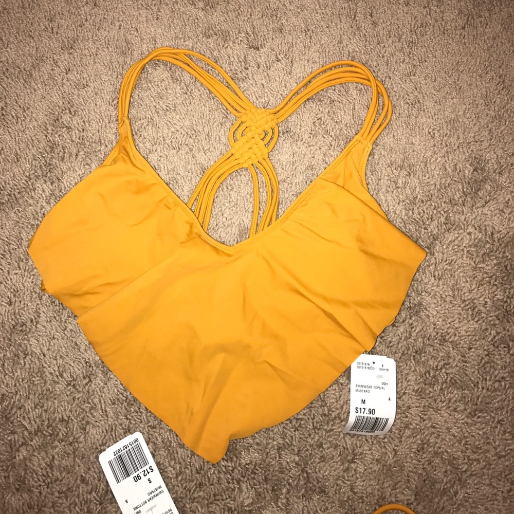Bikini - Picture 2 of 6