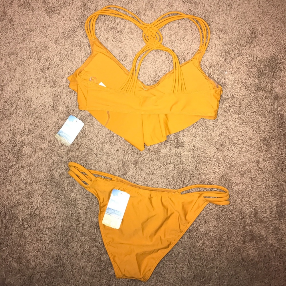 Bikini - Picture 4 of 6
