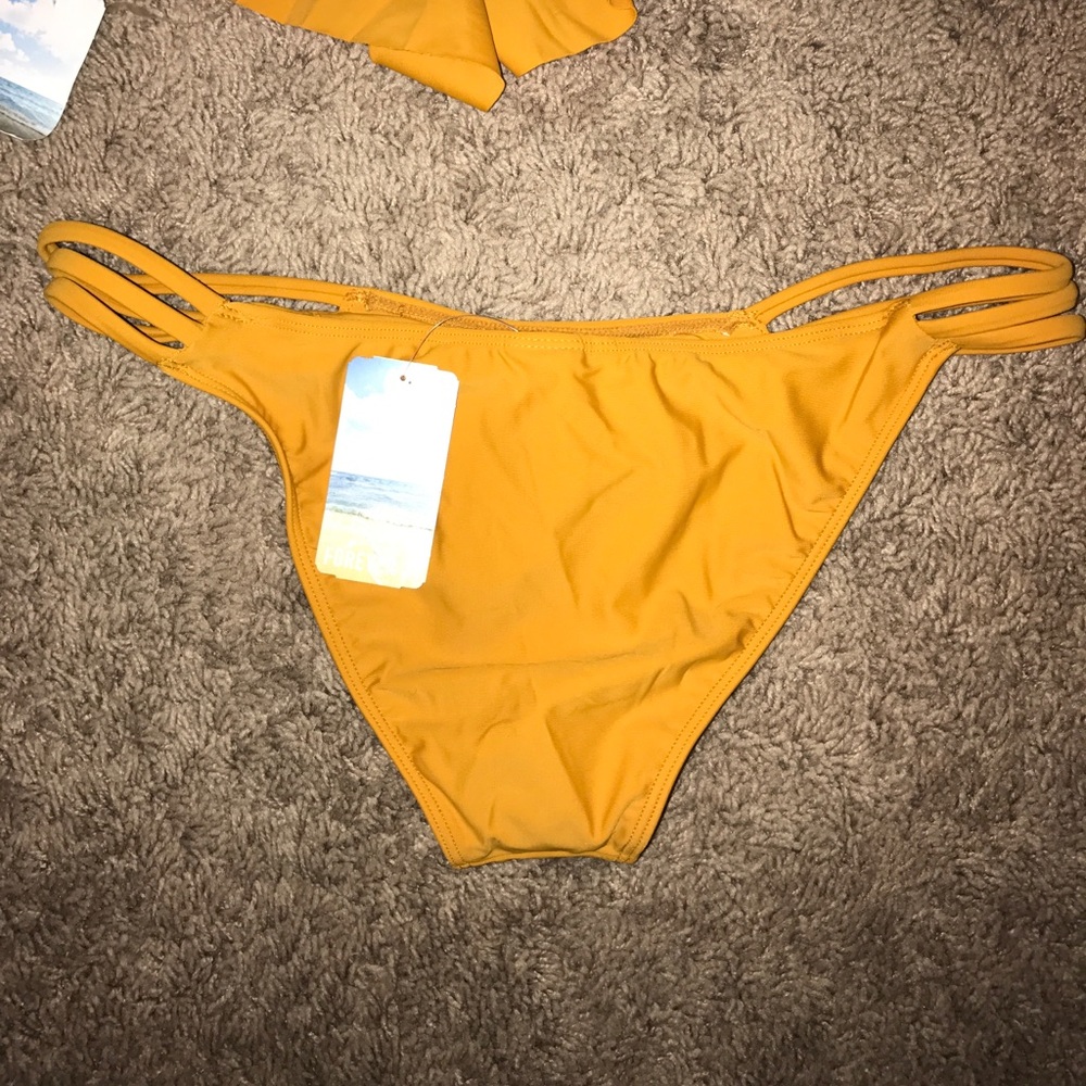 Bikini - Picture 6 of 6