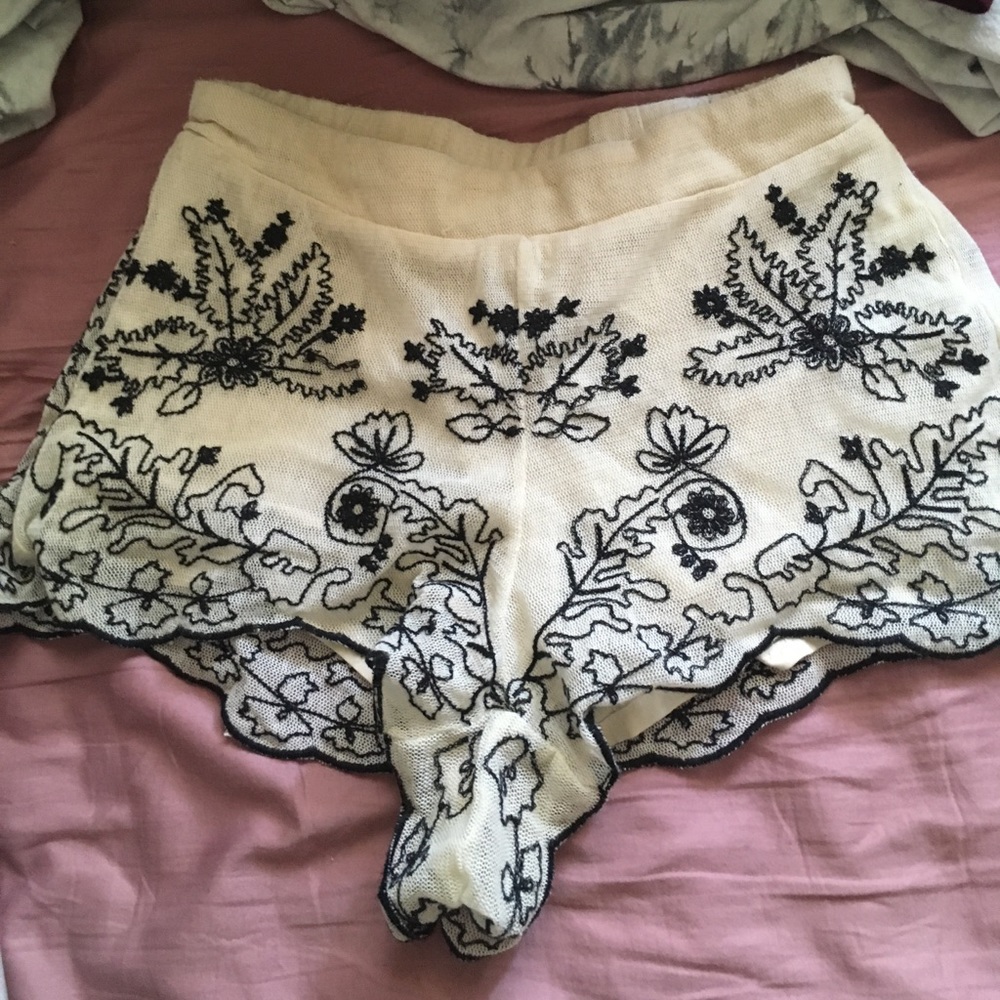 G. Reve shorts size S