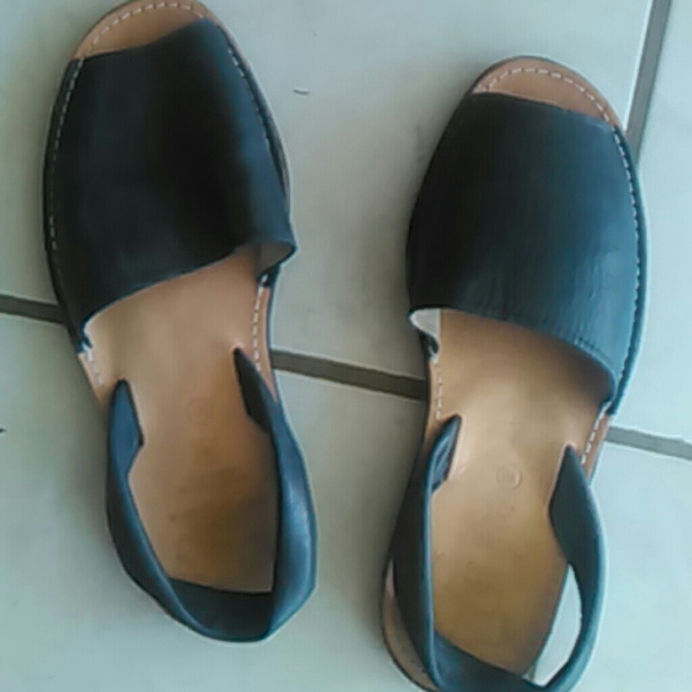 Womens leather sandals