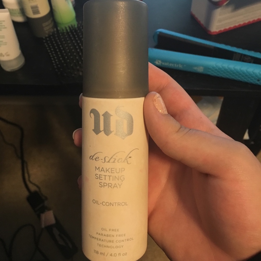 Urban Decay Setting Spray oil control trade