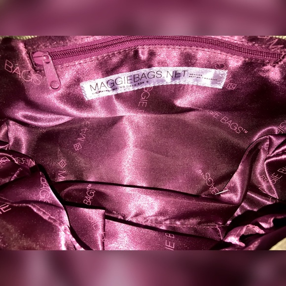 NWT Maggie Signature Seat Belt Shoulder Bag - Picture 5 of 7