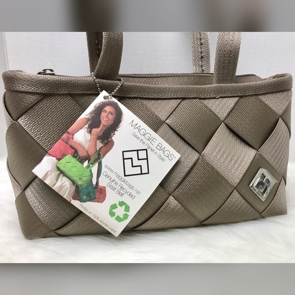 NWT Maggie Signature Seat Belt Shoulder Bag - Picture 7 of 7