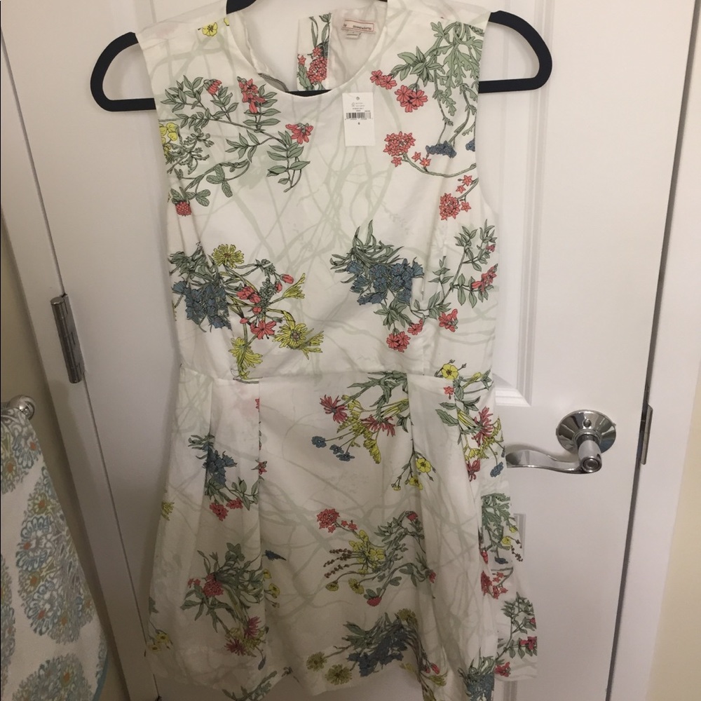 Gap white floral dress