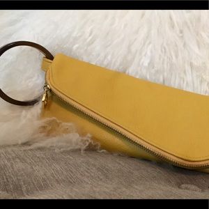 Yellow Mud Pie clutch