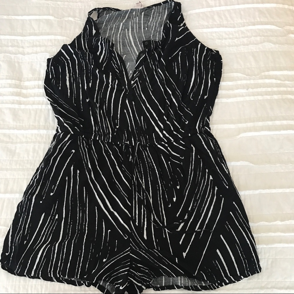 Black and White Romper - Merona - tie waist
