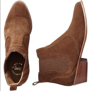 GAP Suede Tan Chelsea Boots