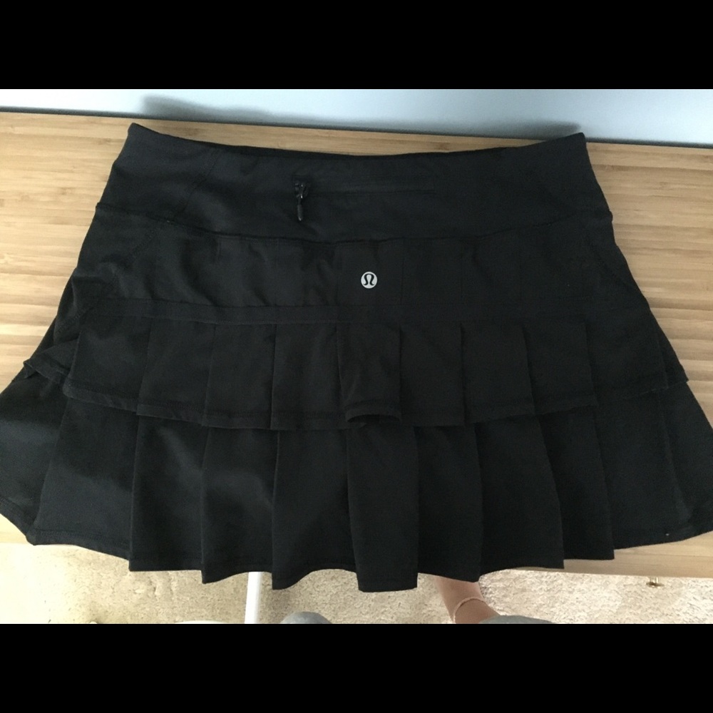 black lulu lemon skirt