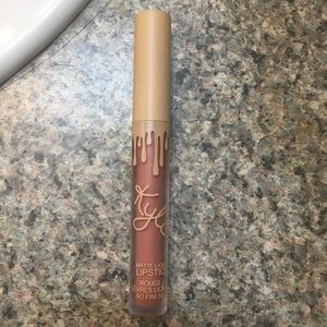 Kylie Cosmetics Matte Liquid Lip in Commando