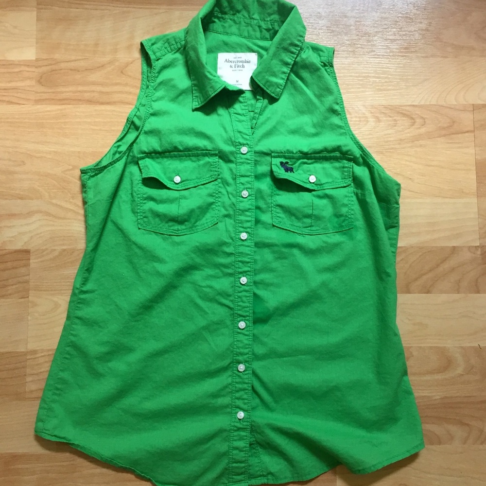 Abercrombie & Fitch sleeveless shirt with collar. - Picture 1 of 2
