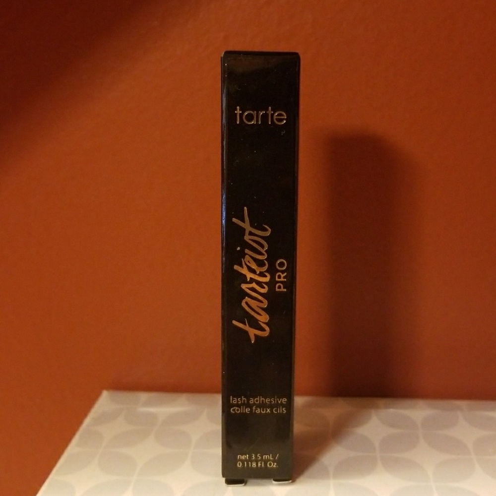 Tarte black lash adhesive