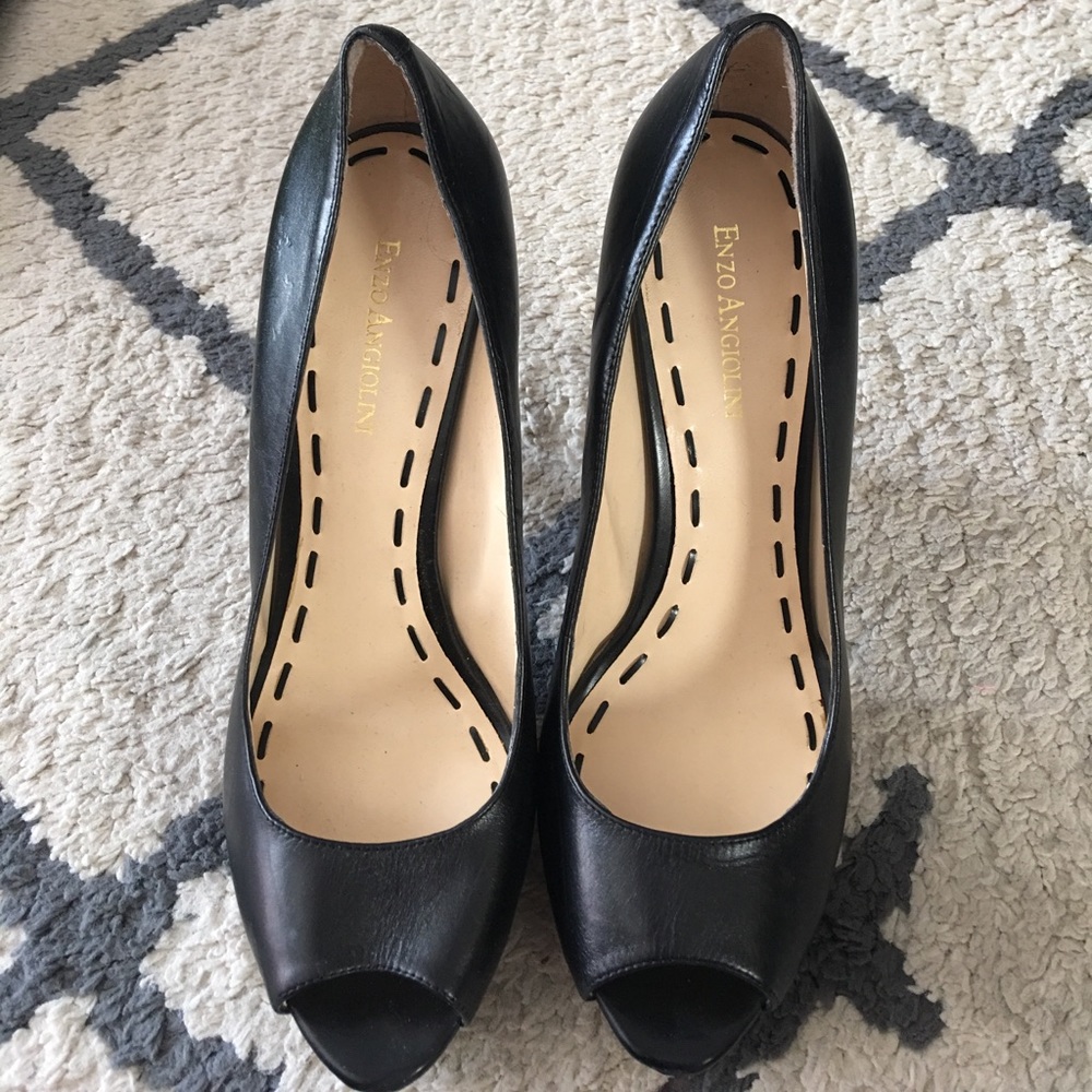 Black Enzo Angiolini peep toe pumps