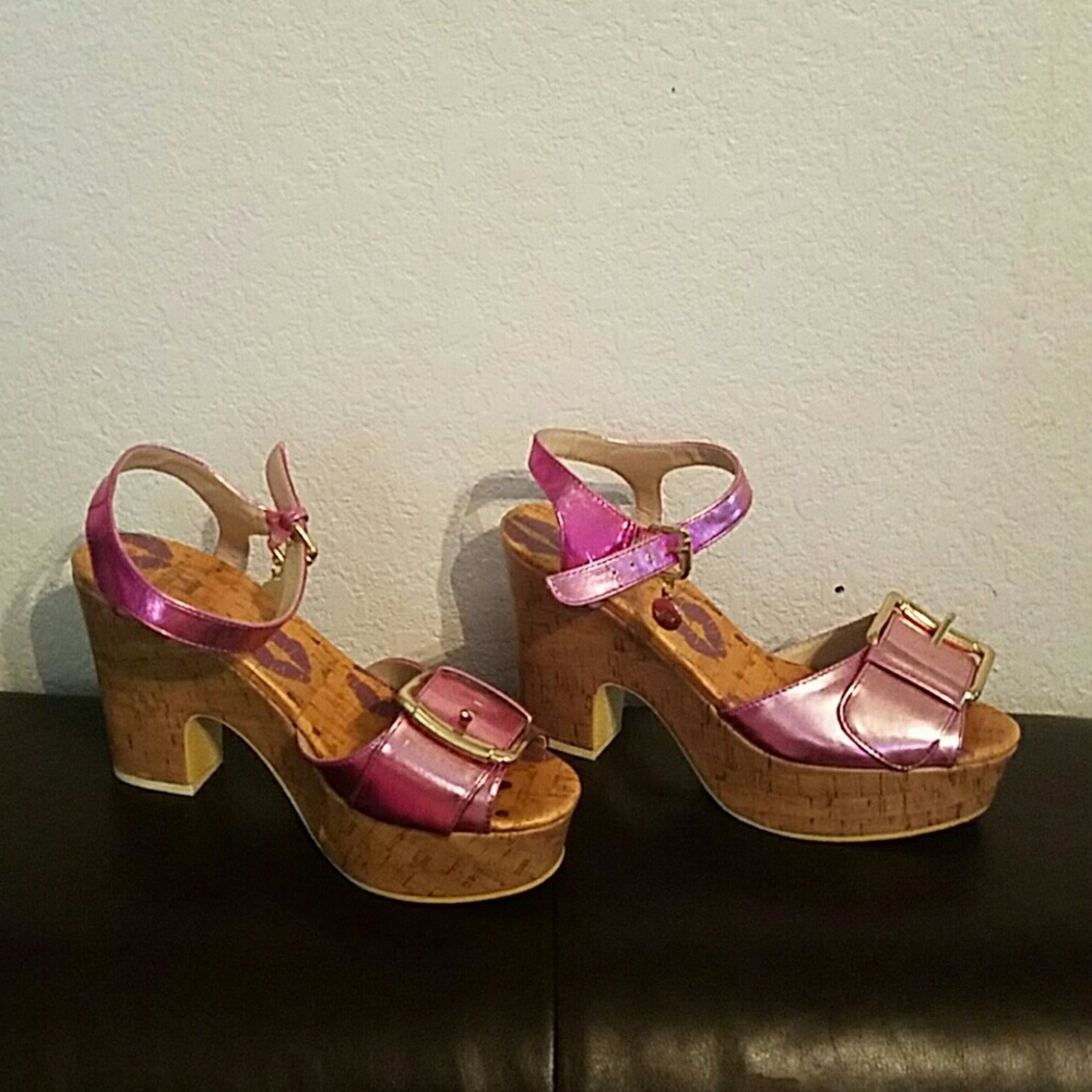 Juicy Couture Pink Metalic Sandles
