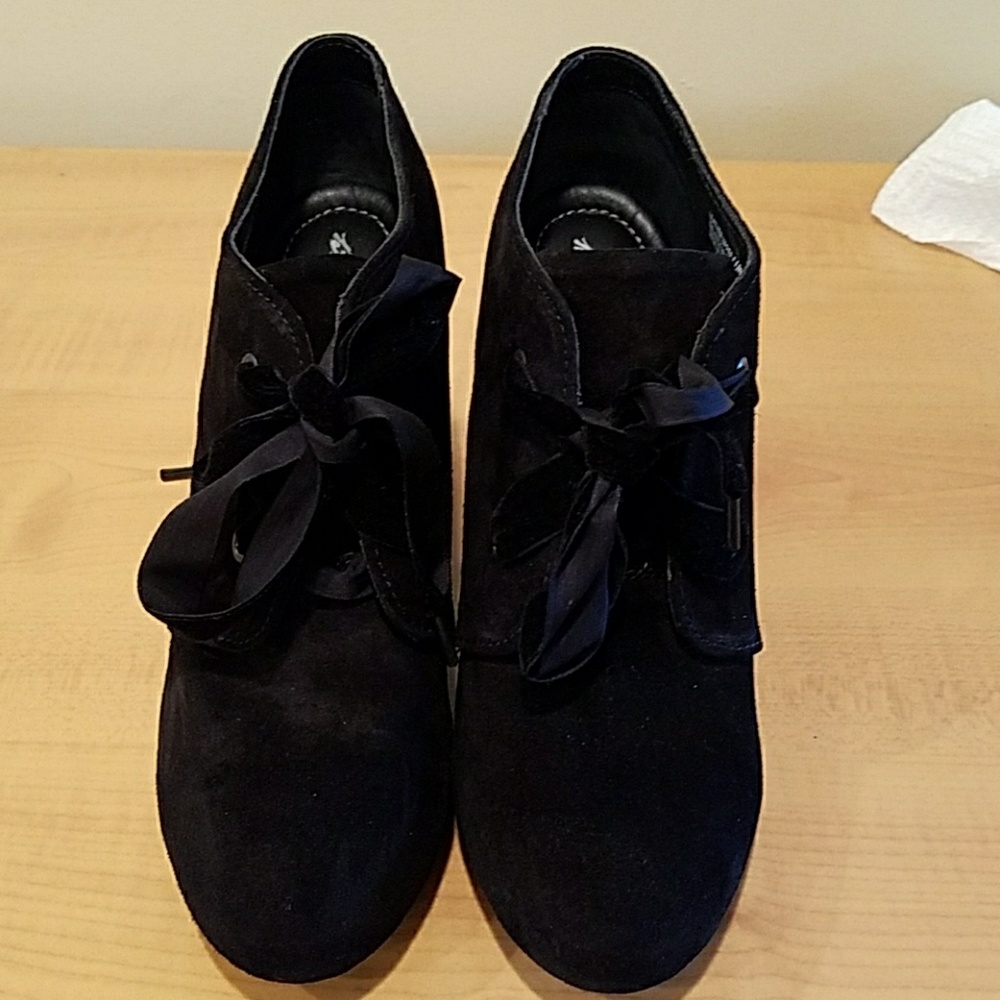 BORN CROWN KENSI WEDGE BOOT