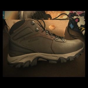 Columbia Newton Ridge Plus II Waterproof Boots