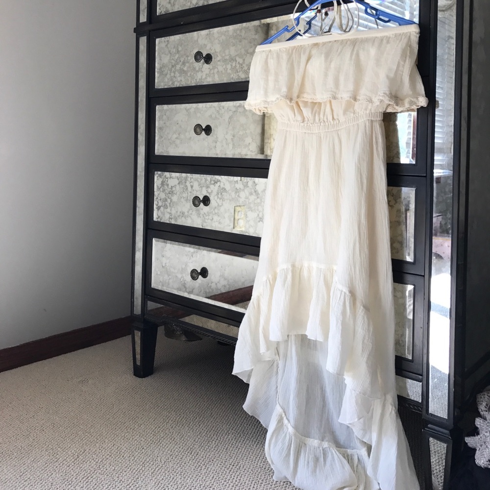 Strapless dress, has tie around neck if desired