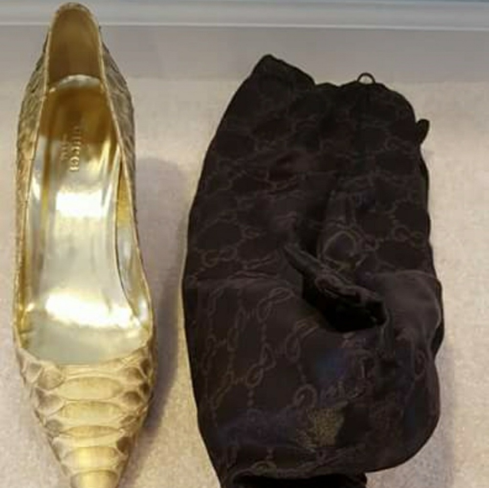 Python Gucci pump