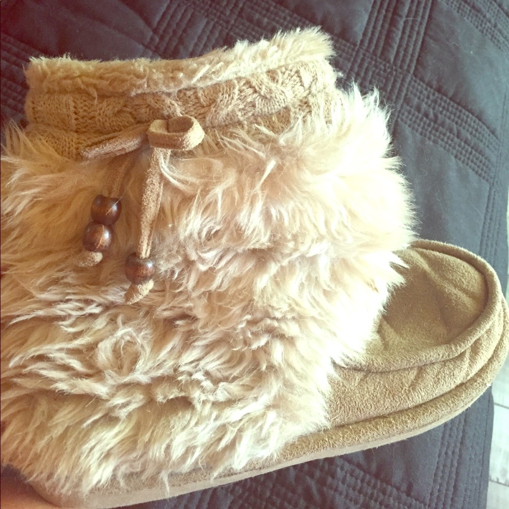 Dr Scholl's furry Chewy bootie size 7