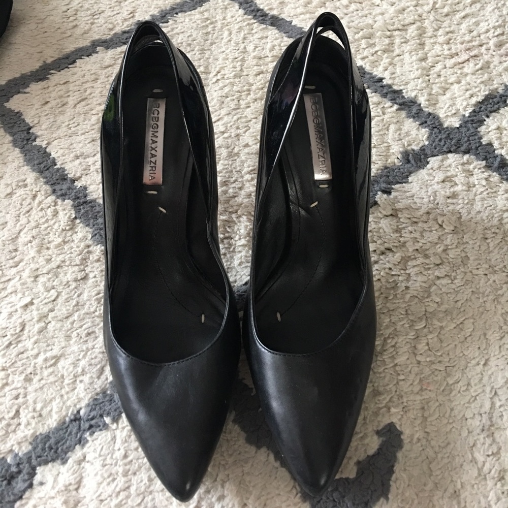 Bcbg black pumps