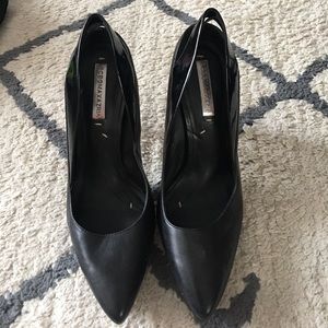 Bcbg black pumps
