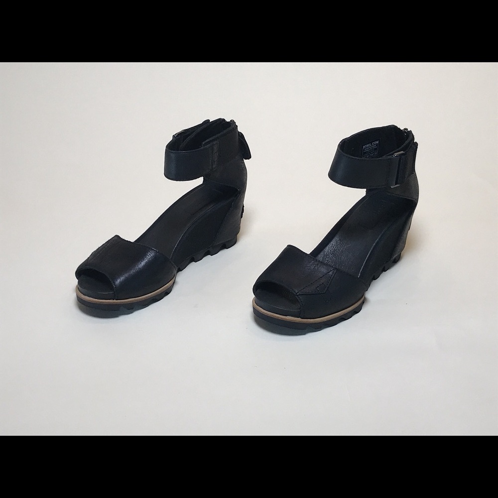 Sorel "Joanie" Sandal US 6.5 *NEVER BEEN WORN*