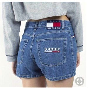 VINTAGE HIGH WAISTED TONMY HILFIGER JEANS