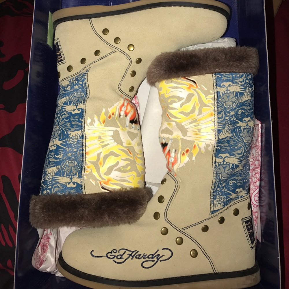 Ed hardy winter boots!
