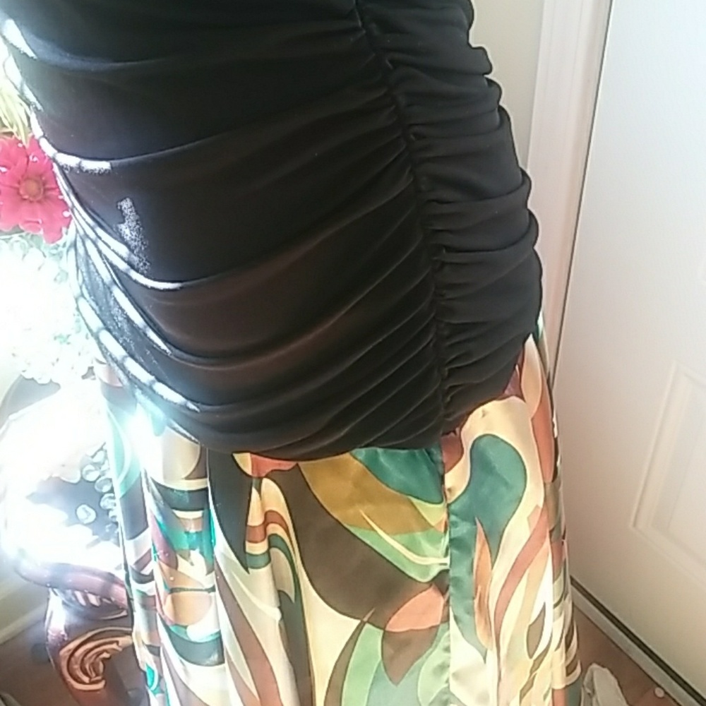 Beautiful sexy Strapless Asymmetric  dress - Picture 2 of 7