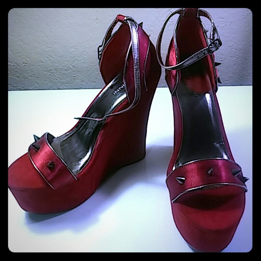 Shoes. Item#00140