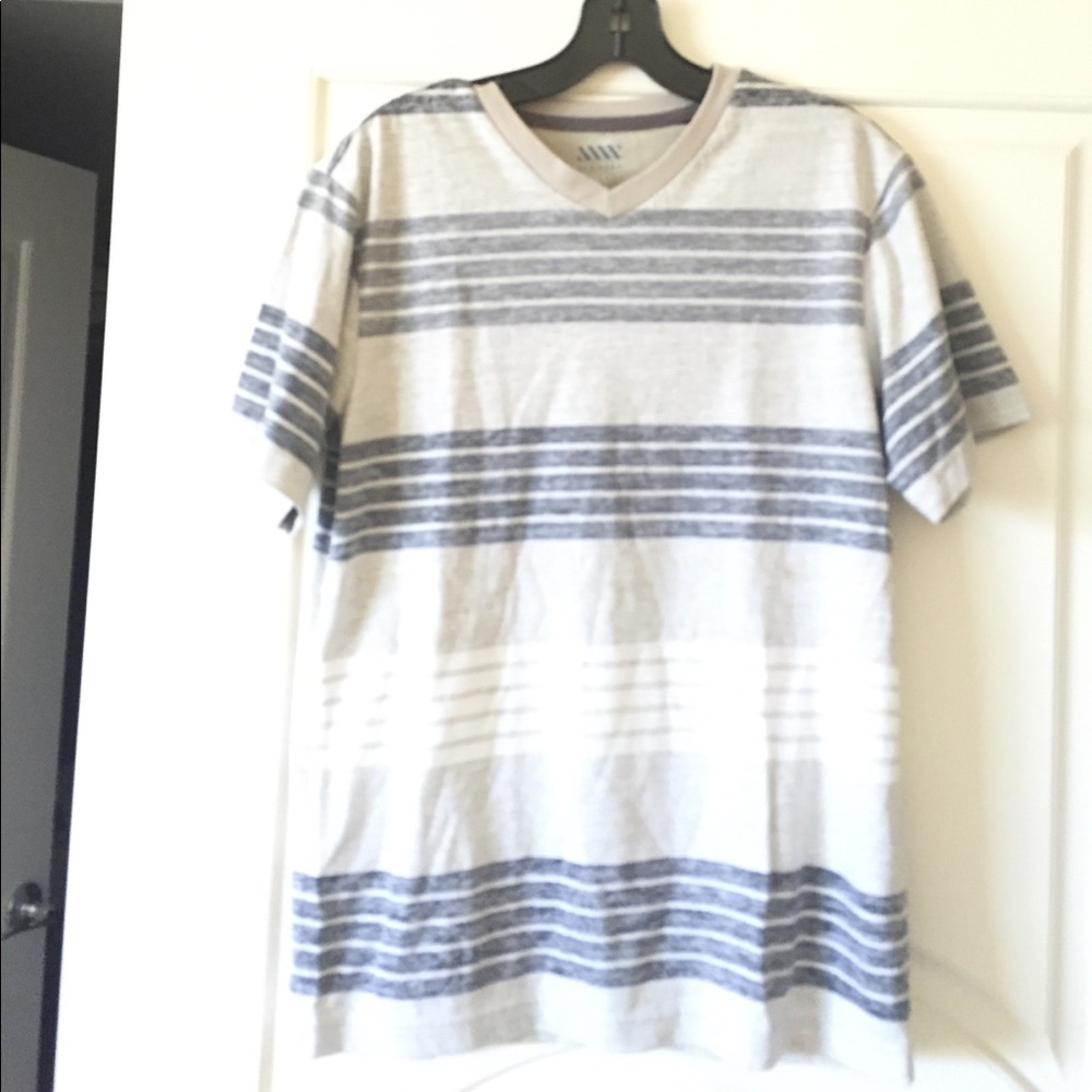 Old navy v next tee shirt