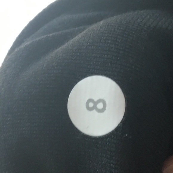 SOLD! Lululemon Leggings - Size 8 - Picture 4 of 4