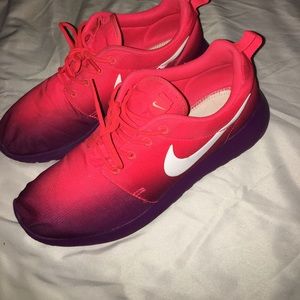 Ombré Nike roshe's