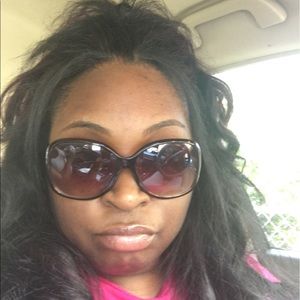 Meet your Posher, Thomasa