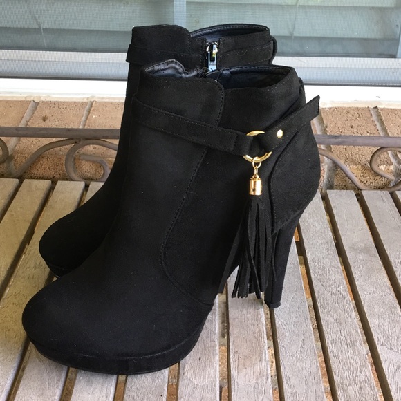 Top Moda Shoes - 💥FINAL💥Top Moda Black Faux Suede Fringe Boots