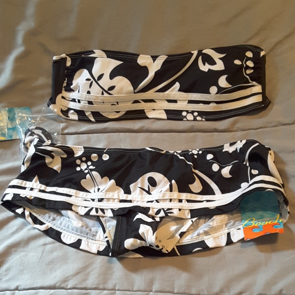 Large flower printed bikini black and white