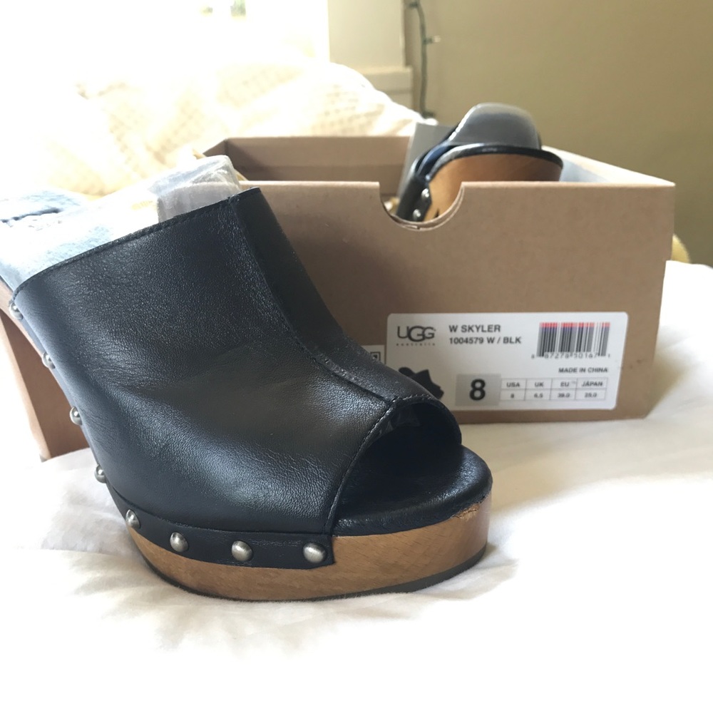 UGG Clog Skyler Shoes