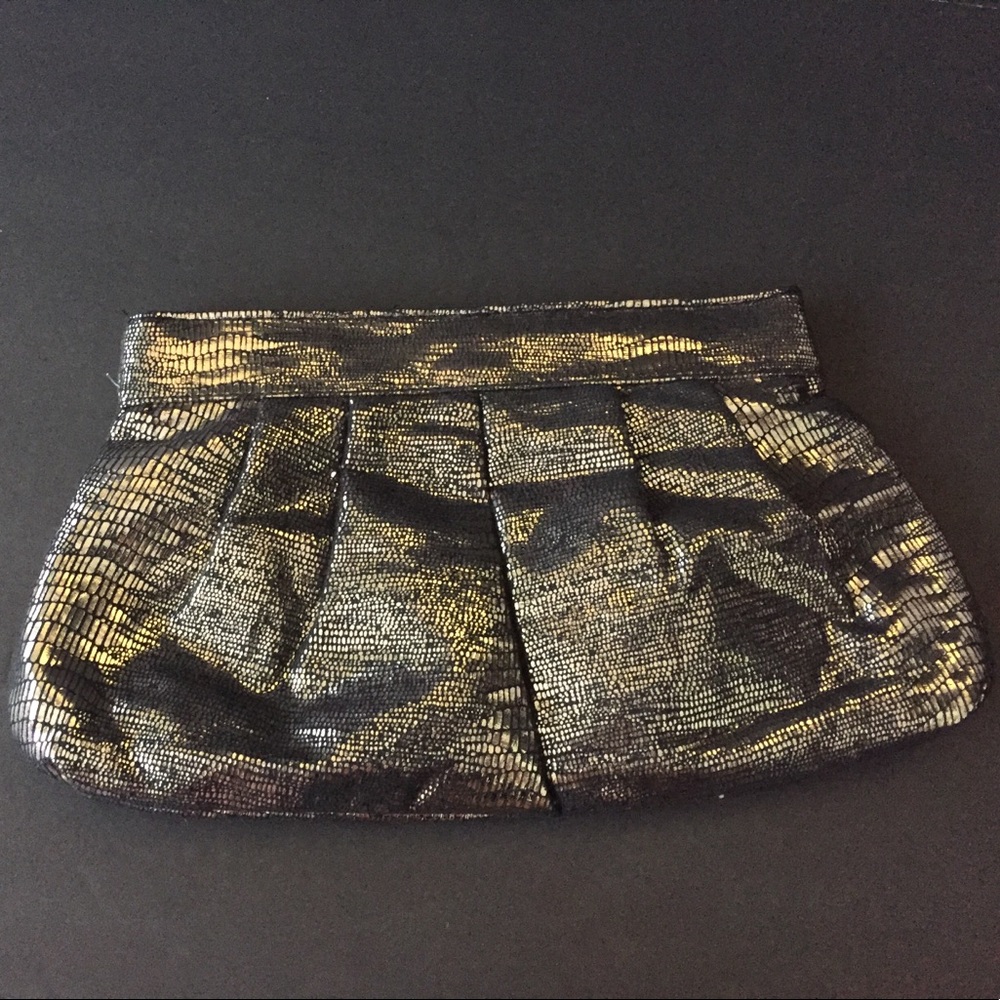 Metallic Soft Clutch