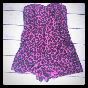 Express strapless jumper with a funky pattern!