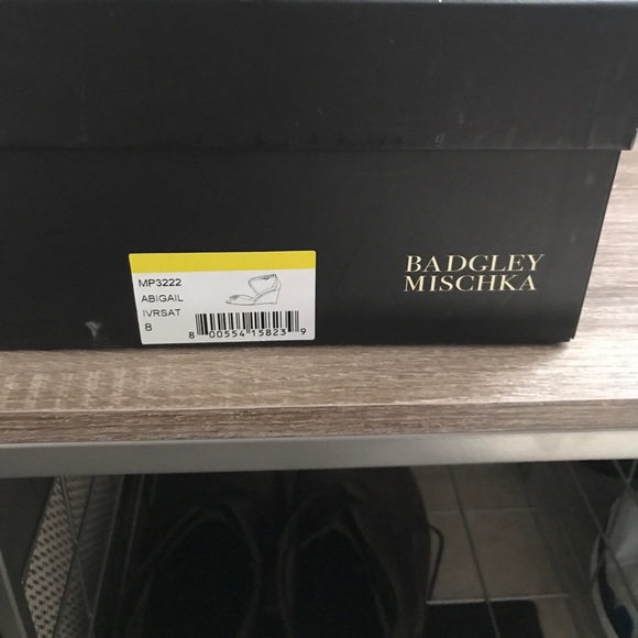 Badgley Mischka Abigail Ivory Bridal Wedges - Picture 6 of 6