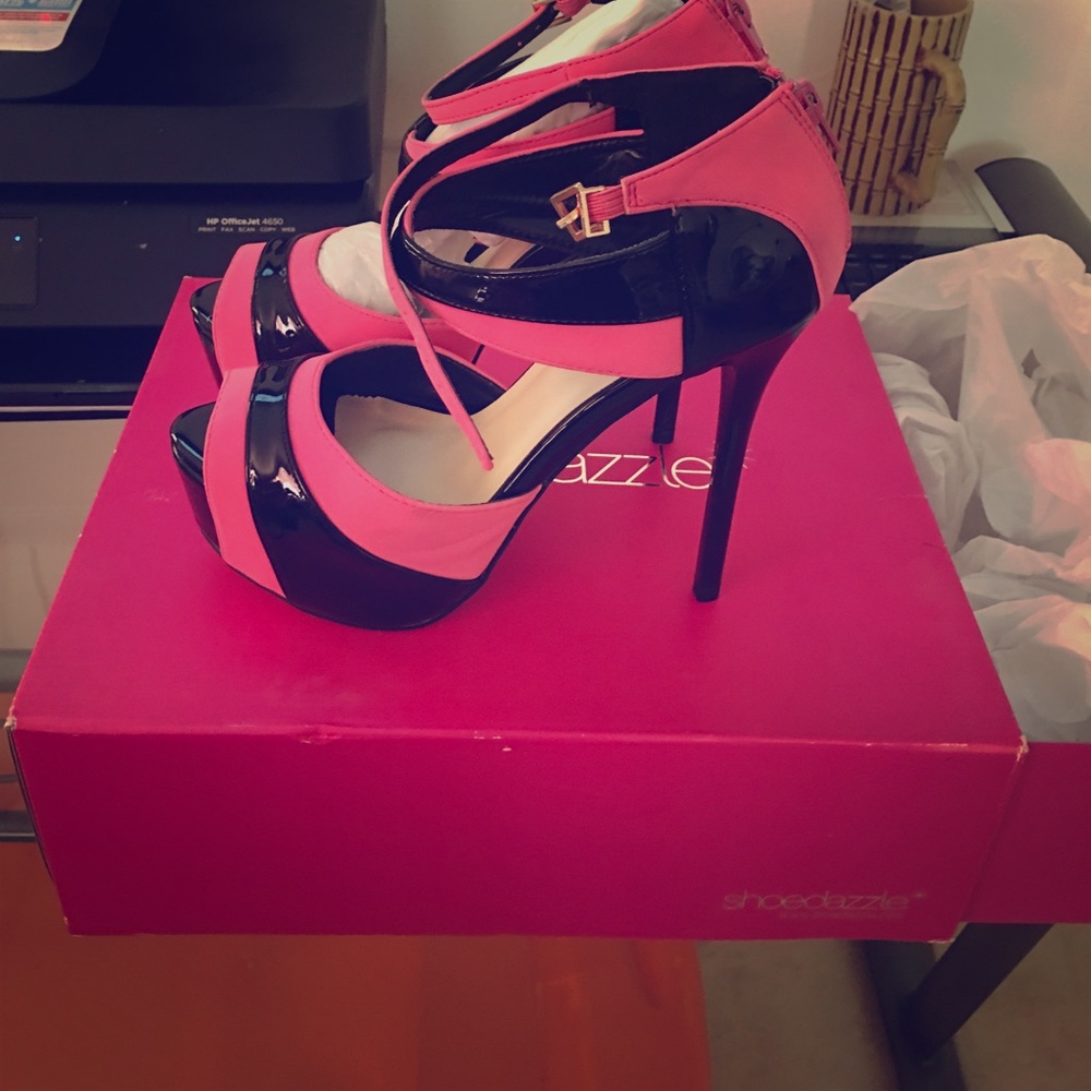 Heels - Picture 2 of 3